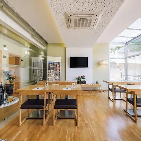 Alva Valley 酒店 4*