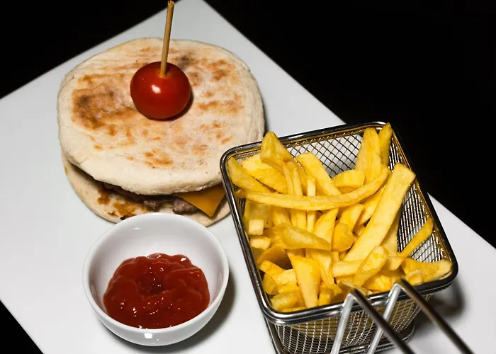 מלון Alva Valley 4*